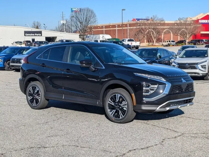2025 Mitsubishi Eclipse Cross SE photo 1
