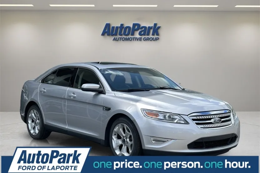 2010 Ford Taurus SHO photo 1