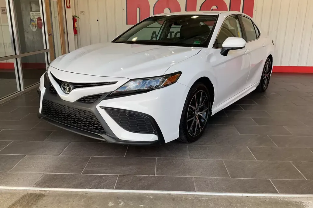 2024 Toyota Camry SE photo 1