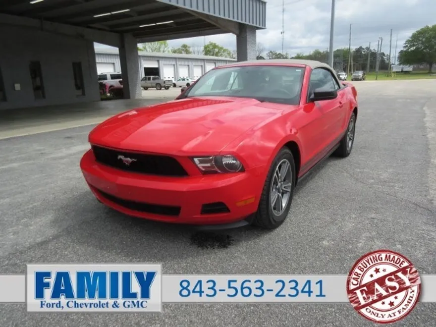 2011 Ford Mustang V6 photo 1