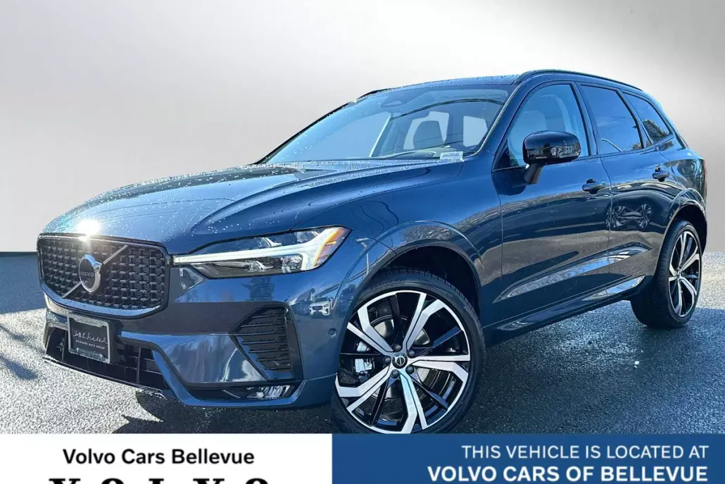 2025 Volvo XC60 B5 photo 1