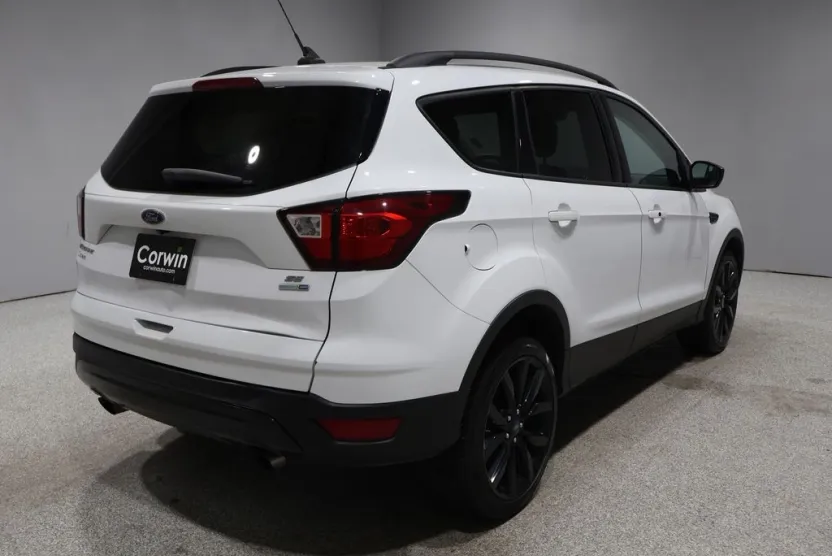2019 Ford Escape SE photo 1
