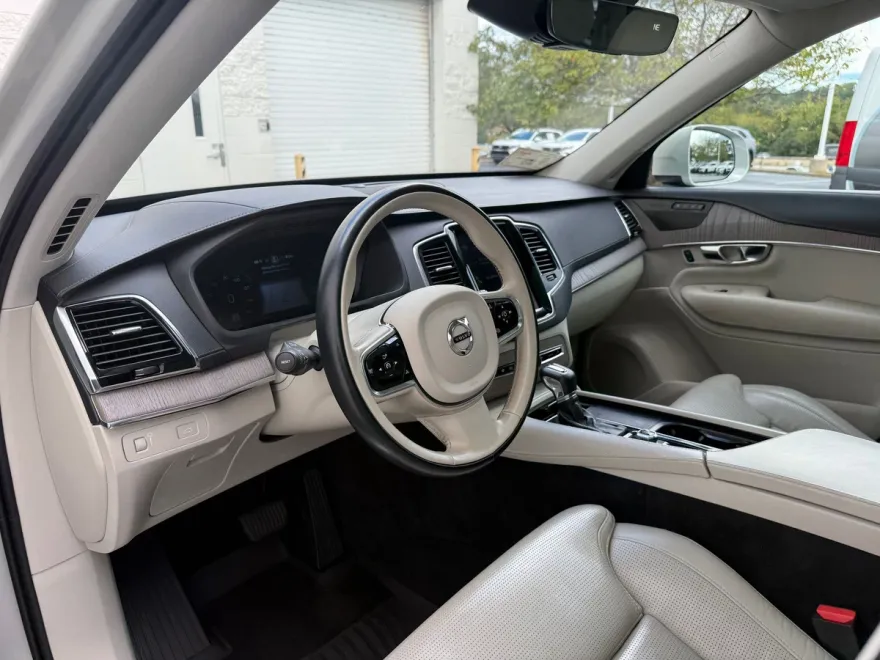 2021 Volvo XC90 Inscription photo 1
