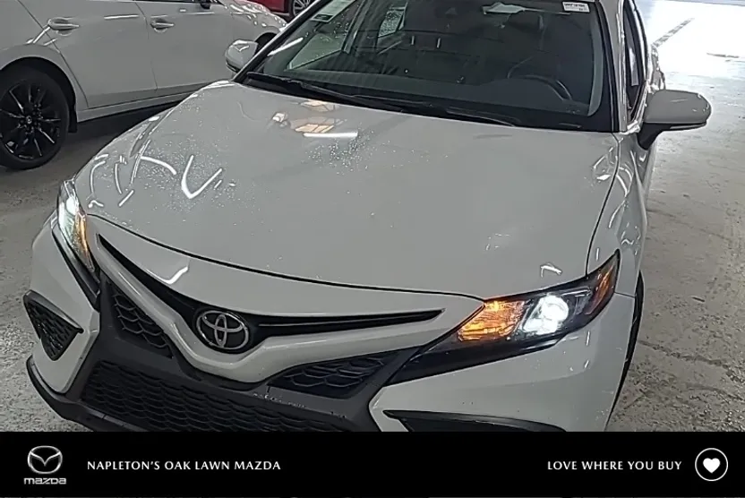 2023 Toyota Camry SE photo 1