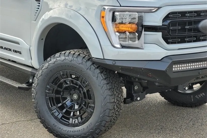 2023 Ford F-150 XLT photo 1