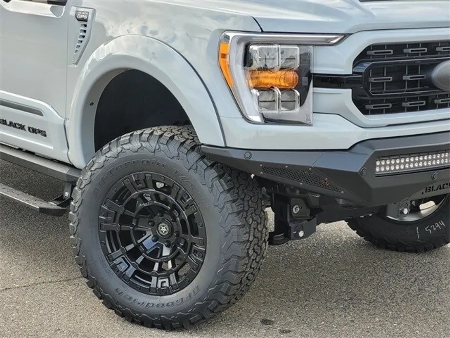 2023 Ford F-150 XLT photo 1