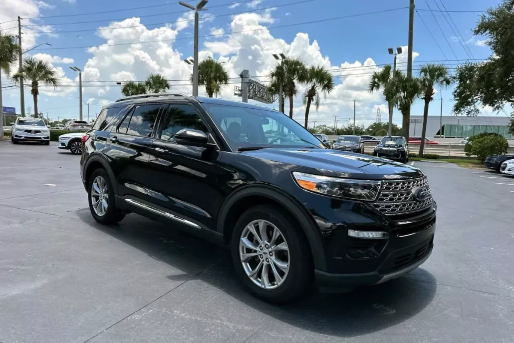 2022 Ford Explorer Limited photo 1