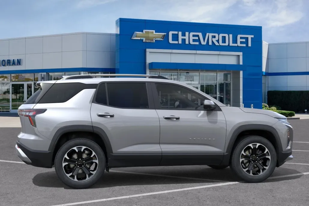 2026 Chevrolet Equinox LT photo 1
