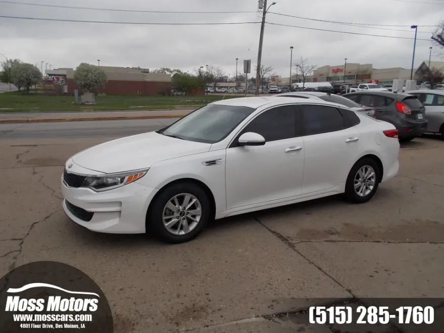 2016 Kia Optima LX photo 1