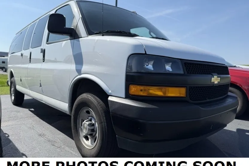 2025 Chevrolet Express 3500 LS photo 1