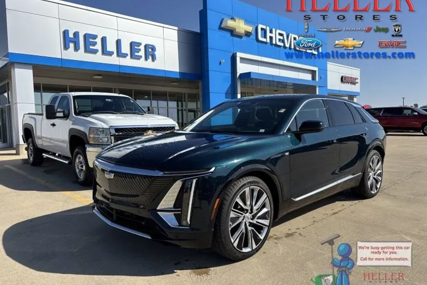 2024 Cadillac Lyriq Luxury photo 1