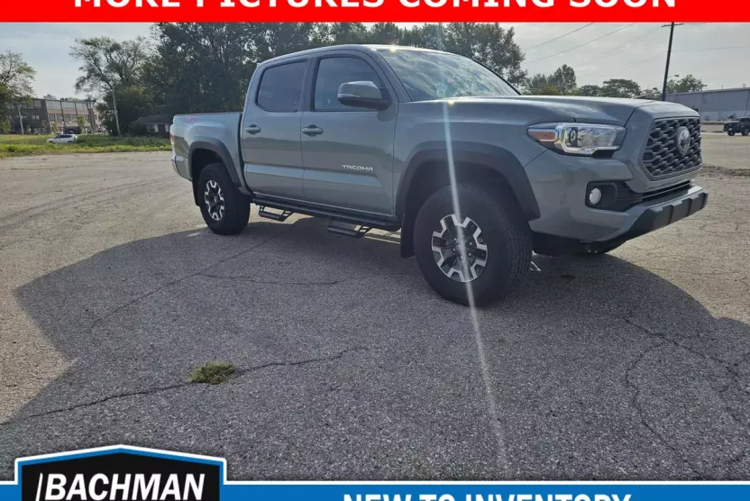 2023 Toyota Tacoma SR5 photo 1