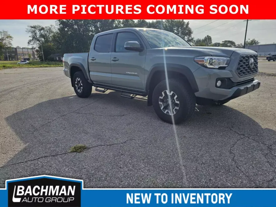 2023 Toyota Tacoma SR5 photo 1