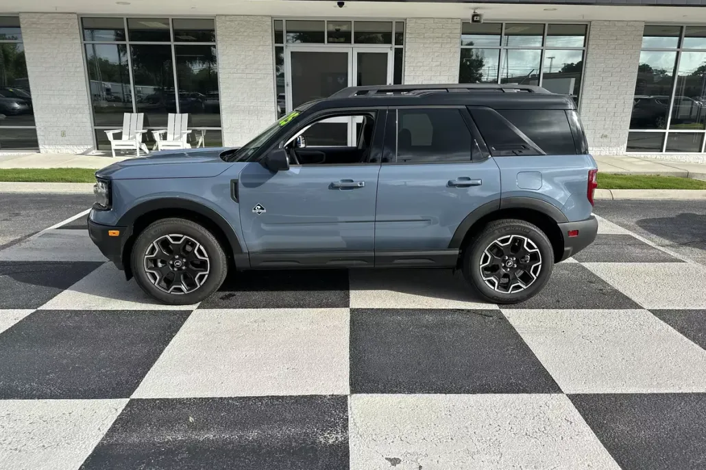 2025 Ford Bronco Sport Outer Banks photo 1
