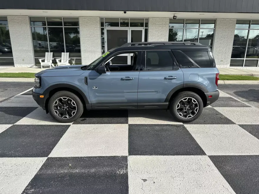 2025 Ford Bronco Sport Outer Banks photo 1
