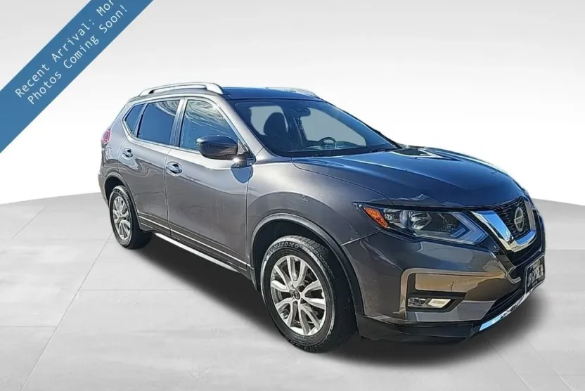 2019 Nissan Rogue SV photo 1