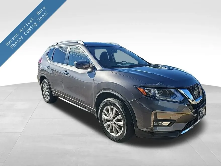 2019 Nissan Rogue SV photo 1