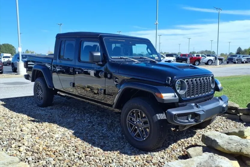 2025 Jeep Gladiator Sport S photo 1