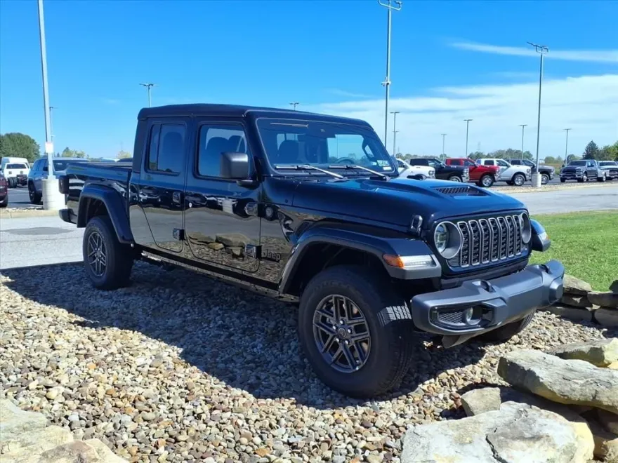 2025 Jeep Gladiator Sport S photo 1