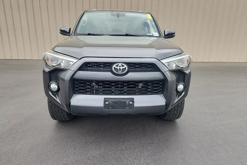 2016 Toyota 4Runner SR5 Premium photo 1