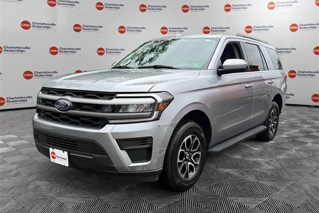 2024 Ford Expedition XLT photo 1