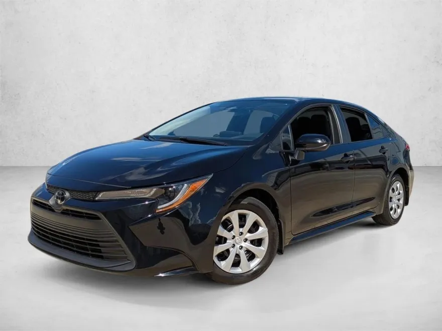 2025 Toyota Corolla LE photo 1