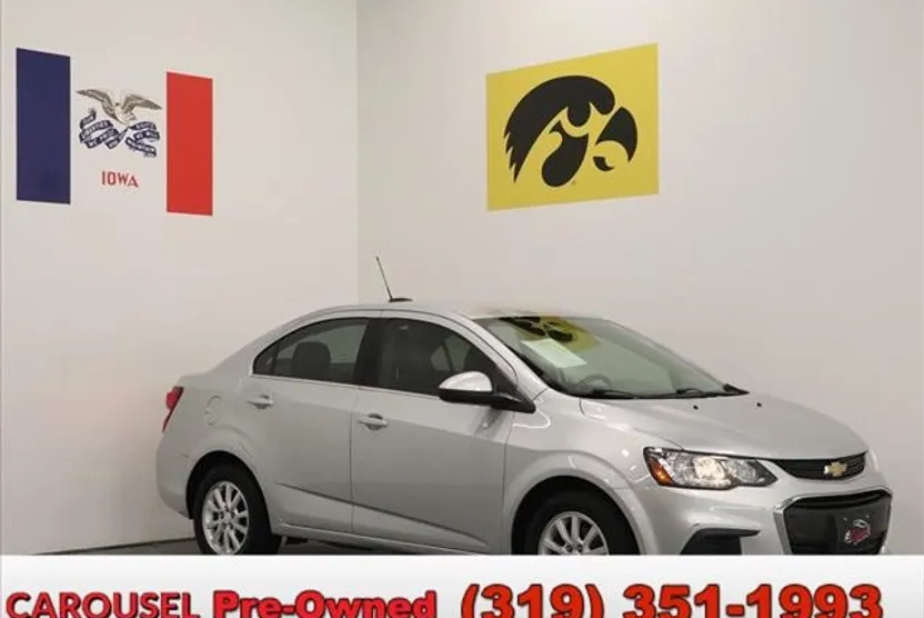 2020 Chevrolet Sonic LT photo 1