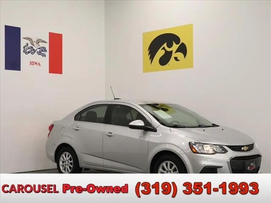 2020 Chevrolet Sonic LT photo 1