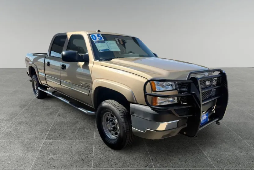 2005 Chevrolet Silverado 2500HD LS photo 1