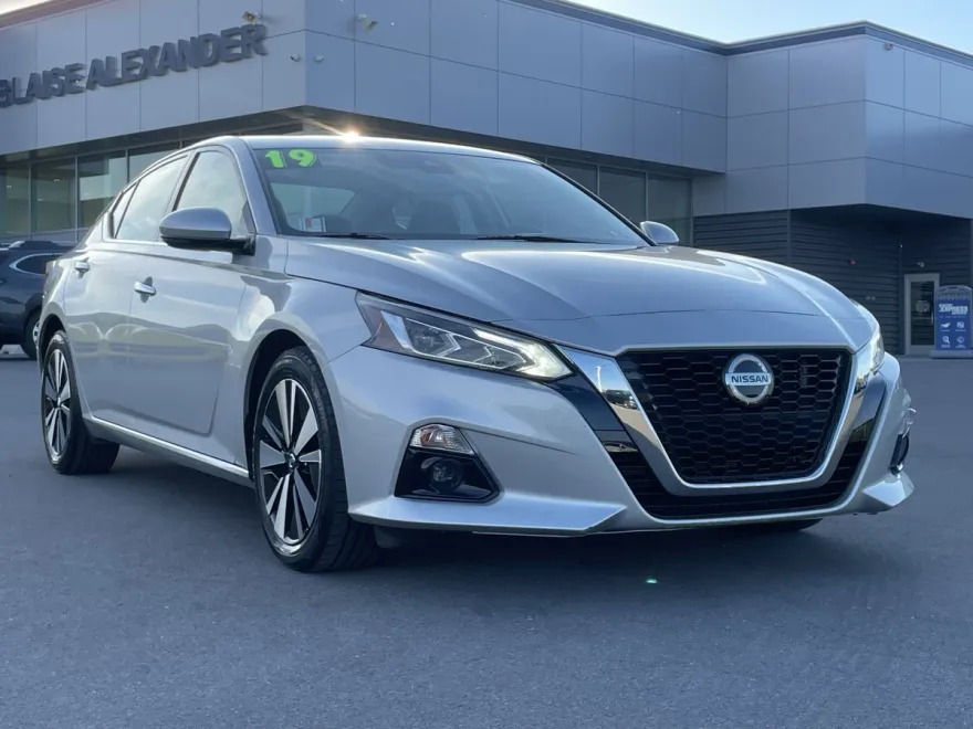 2019 Nissan Altima 2.5 SV photo 1
