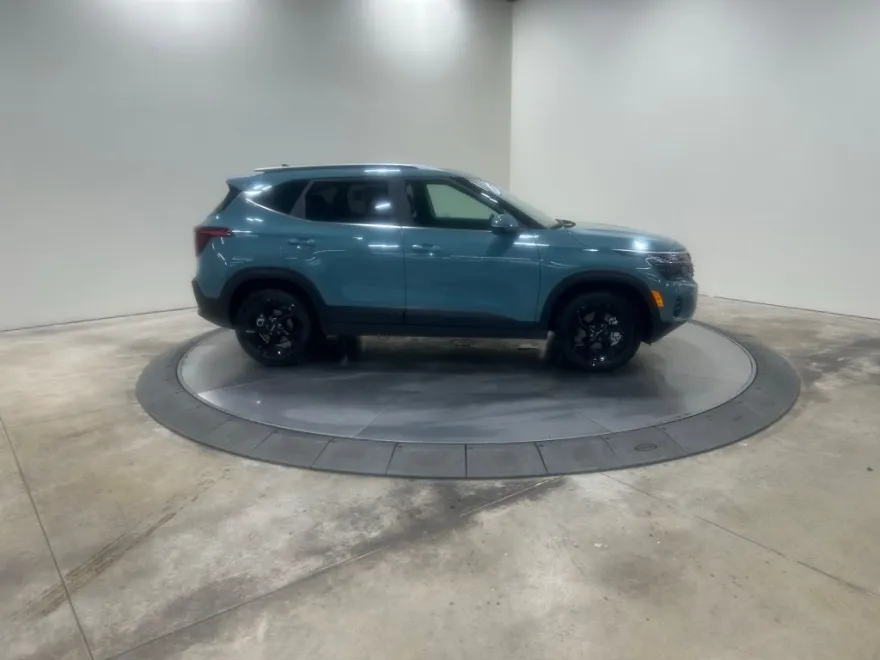 2026 Kia Seltos EX photo 1
