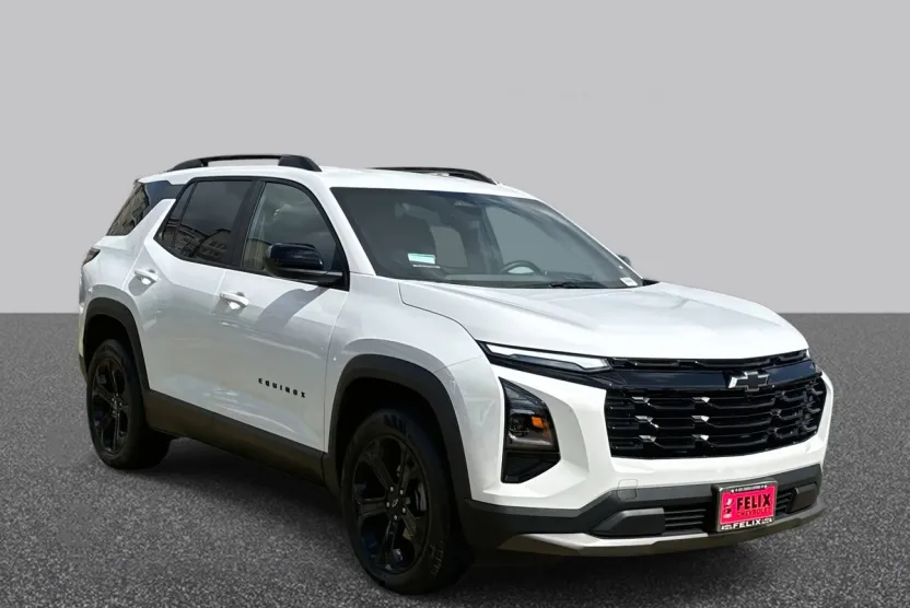 2025 Chevrolet Equinox LT photo 1