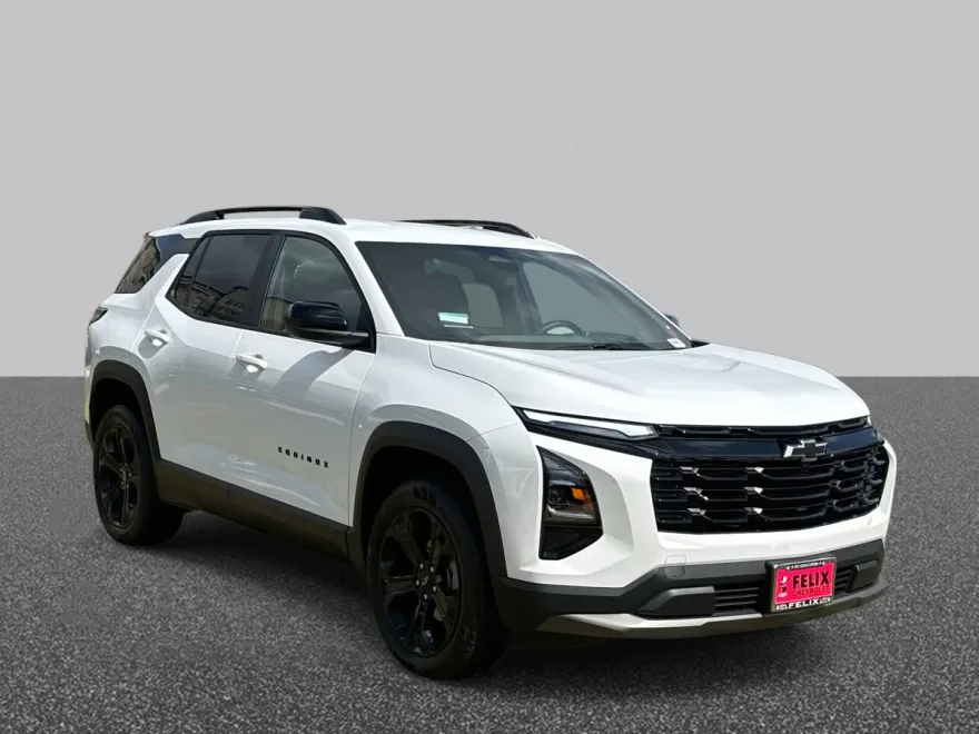 2025 Chevrolet Equinox LT photo 1