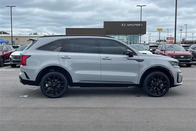 2023 Kia Sorento SX photo 1