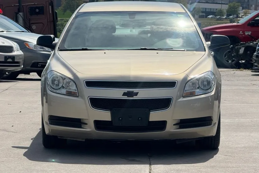 2011 Chevrolet Malibu LS photo 1