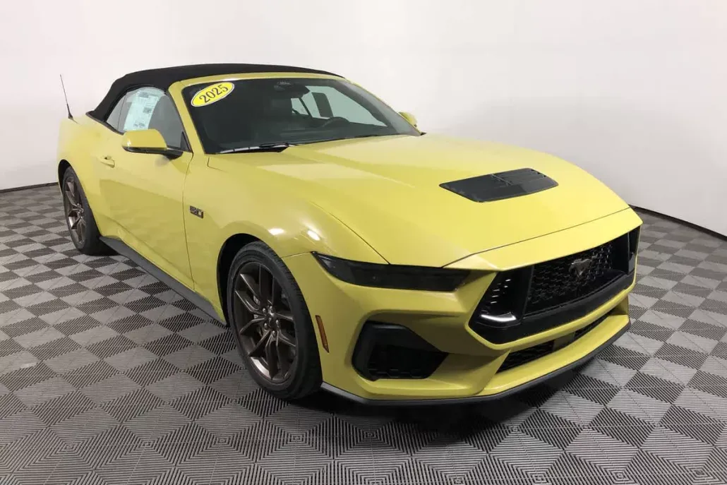 2025 Ford Mustang GT Premium Convertible photo 1