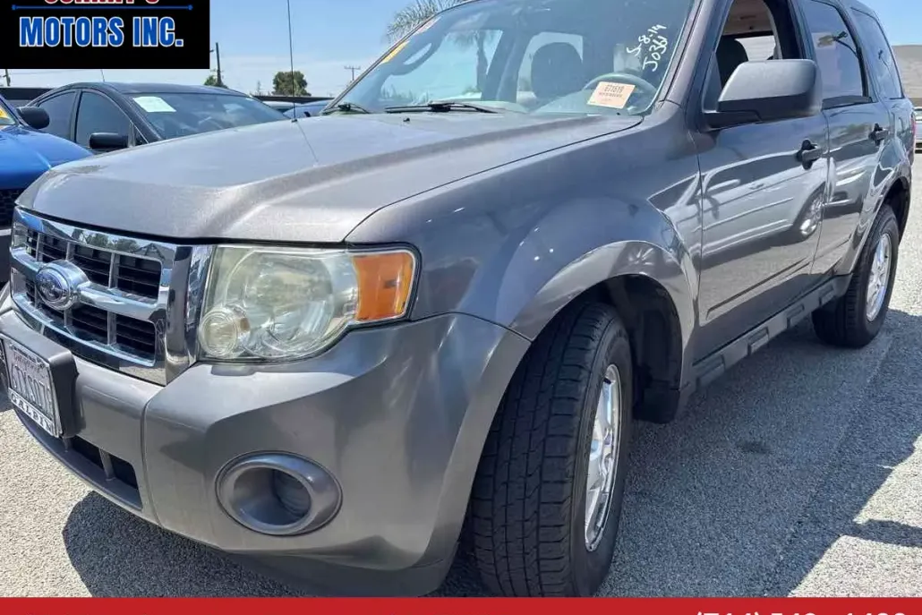 2009 Ford Escape XLS photo 1