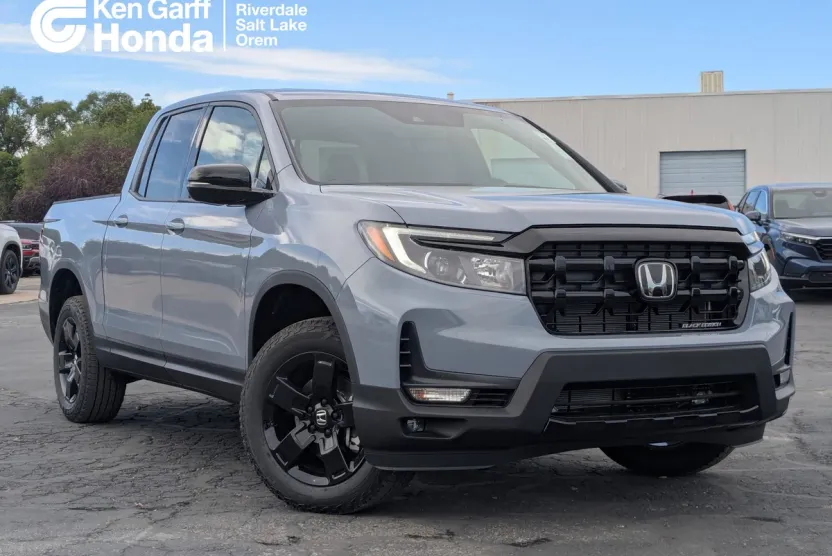 2025 Honda Ridgeline Black Edition photo 1