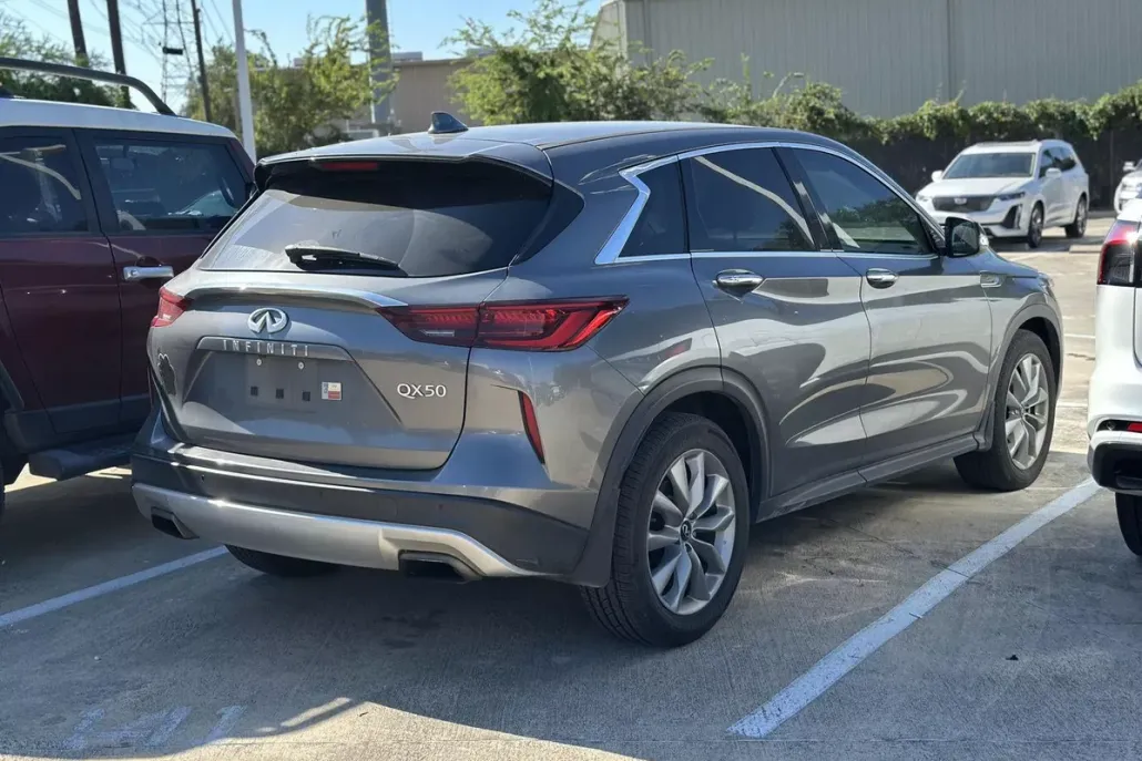 2022 Infiniti QX50 PURE photo 1
