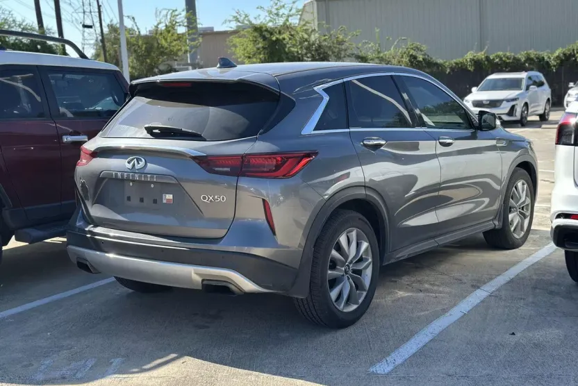 2022 Infiniti QX50 PURE photo 1