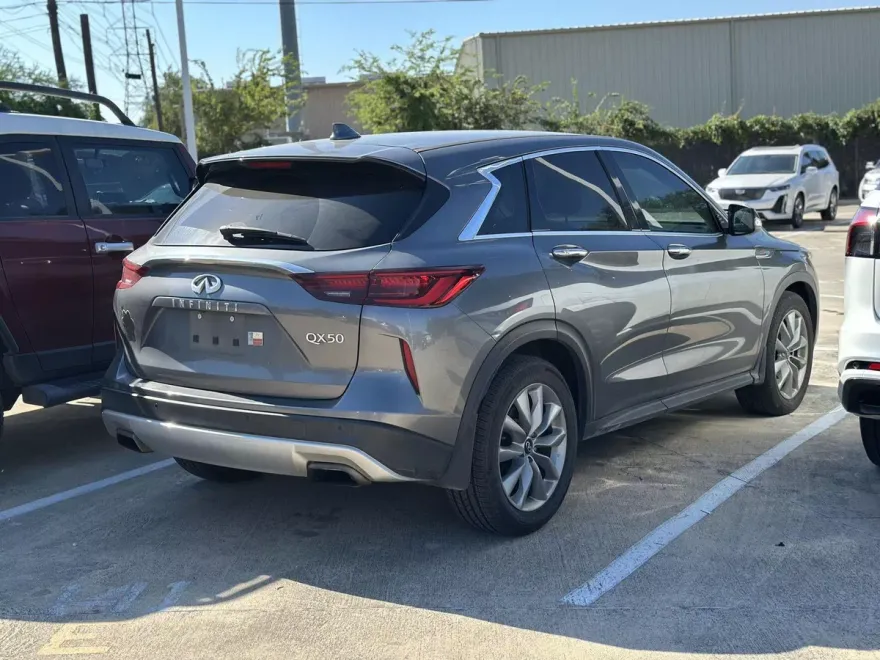 2022 Infiniti QX50 PURE photo 1