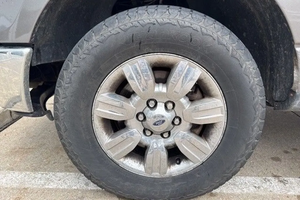 2010 Ford F-150 XLT photo 1