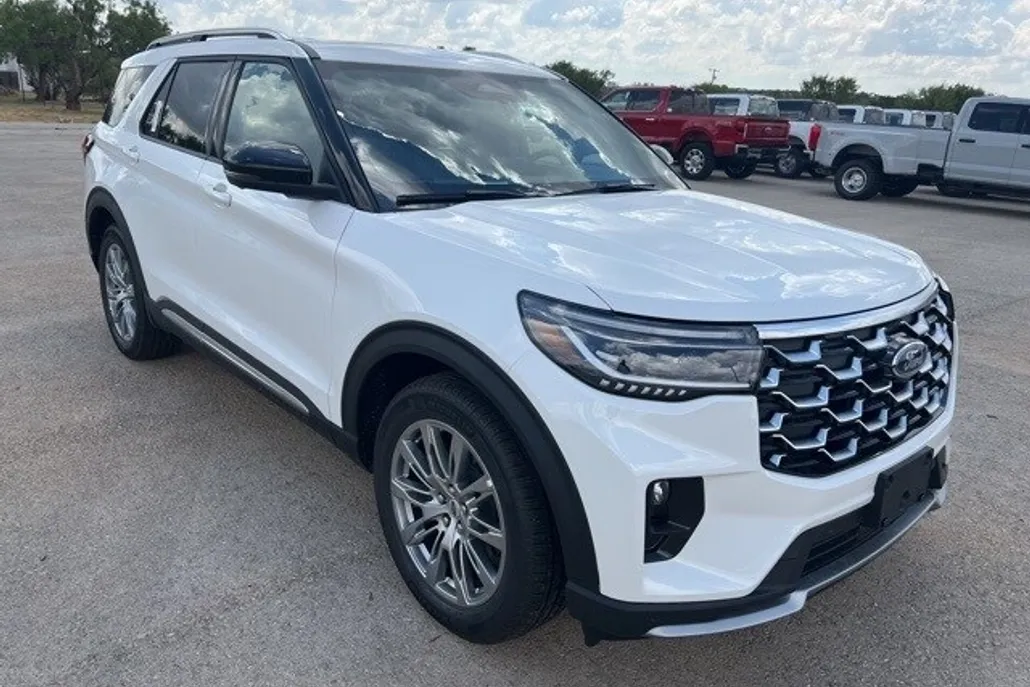 2025 Ford Explorer Platinum photo 1