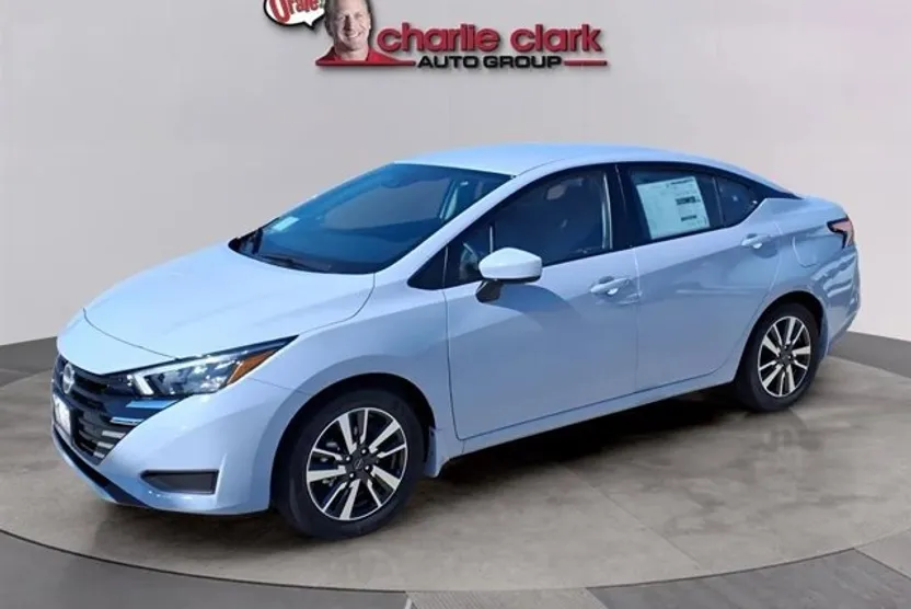 2025 Nissan Versa SV photo 1