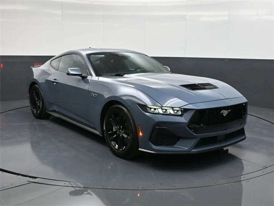 2024 Ford Mustang GT photo 2