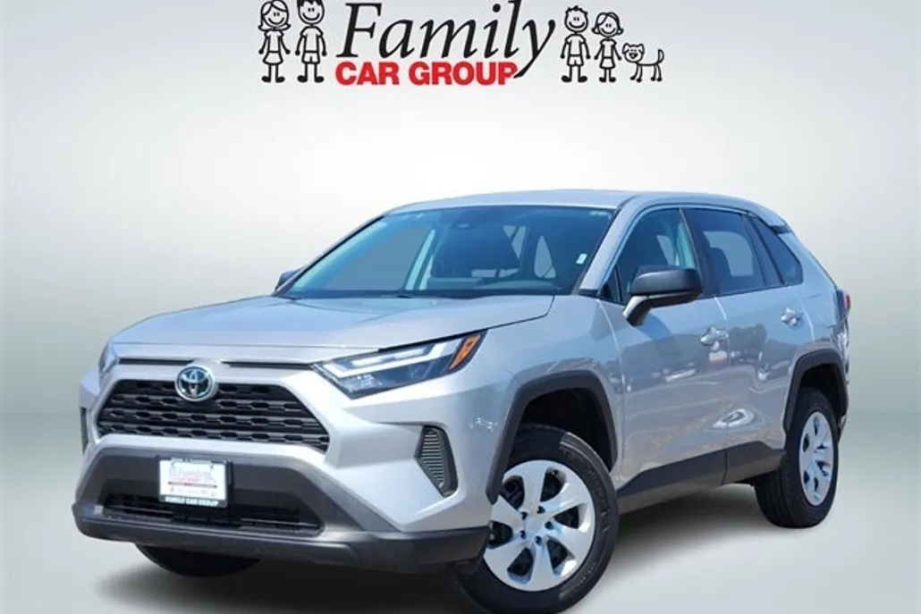 2024 Toyota RAV4 LE photo 1