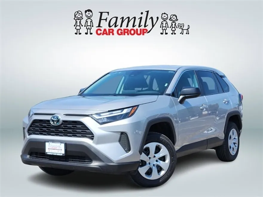2024 Toyota RAV4 LE photo 1