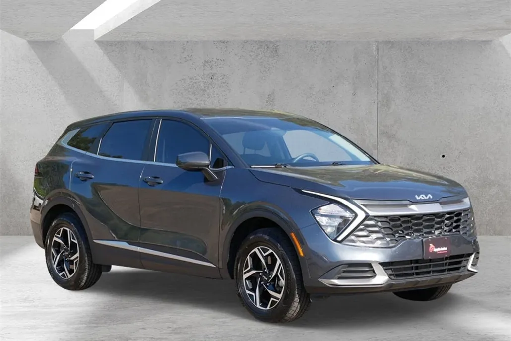 2023 Kia Sportage LX photo 1