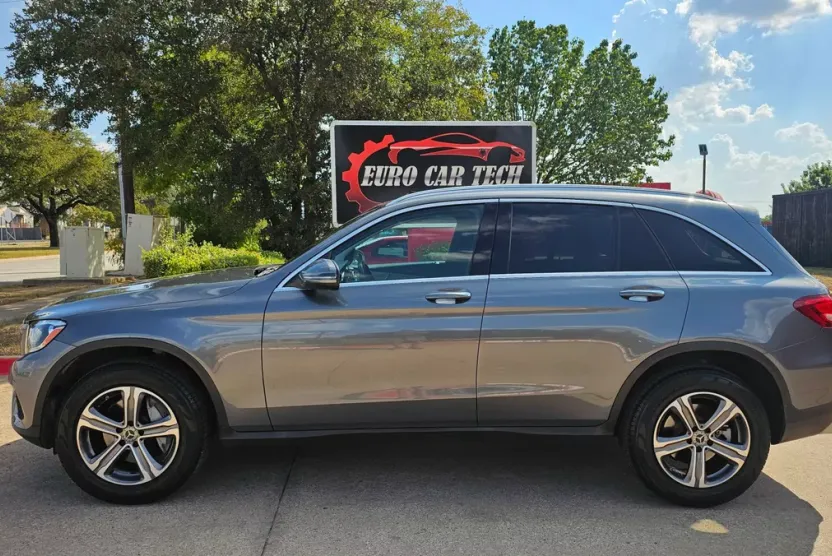 2019 Mercedes Benz GLC 300 photo 1