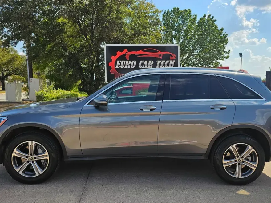 2019 Mercedes Benz GLC 300 photo 1